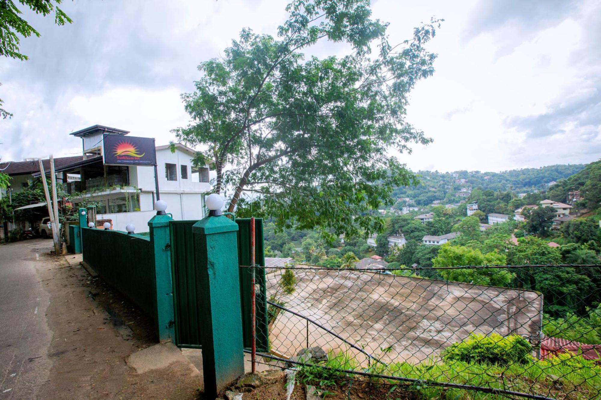 Sunbloom Inn Kandy Buitenkant foto