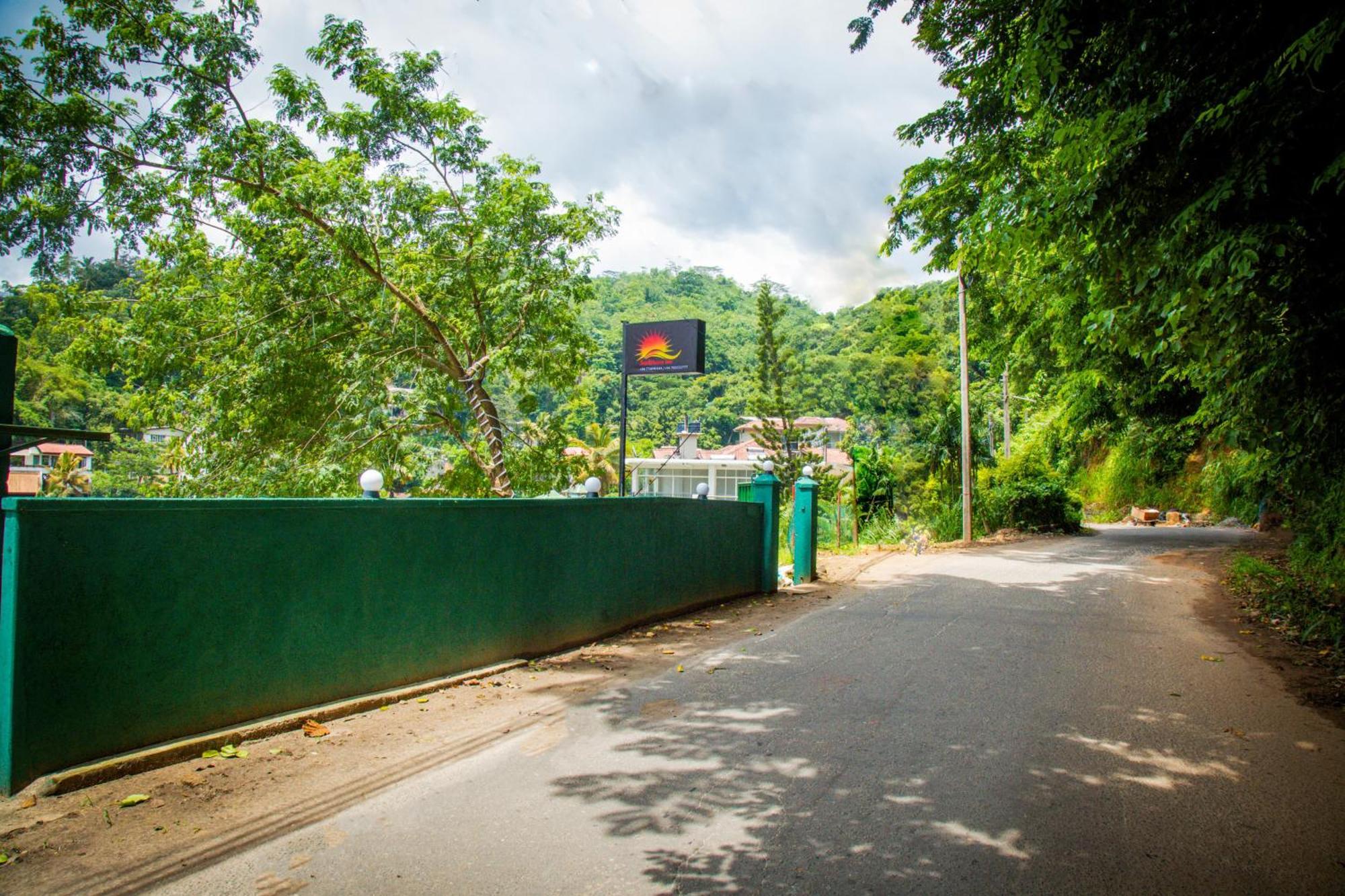 Sunbloom Inn Kandy Buitenkant foto