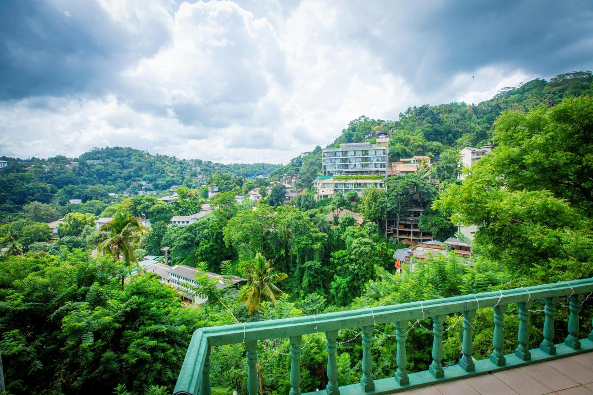 Sunbloom Inn Kandy Buitenkant foto