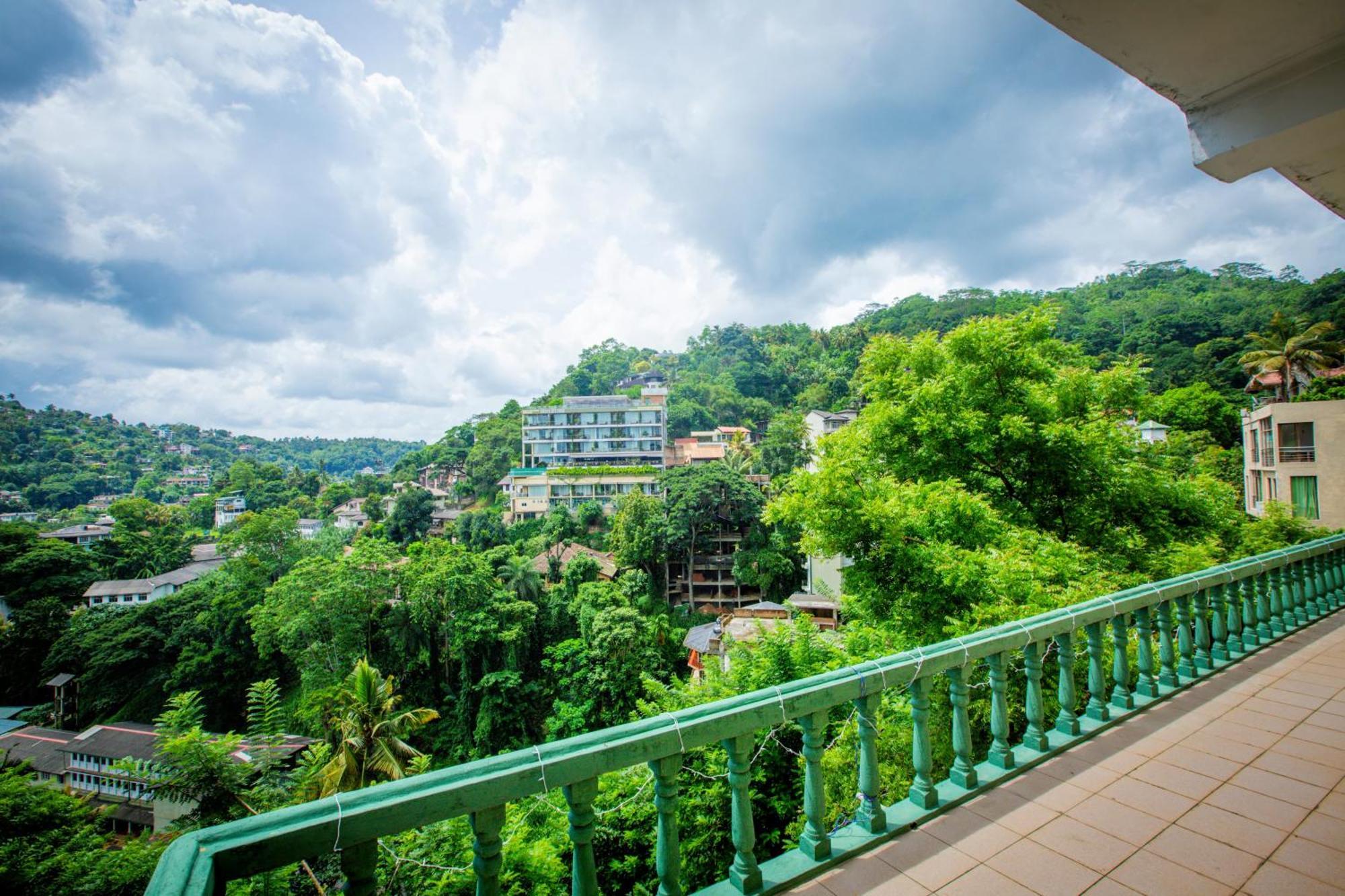 Sunbloom Inn Kandy Buitenkant foto