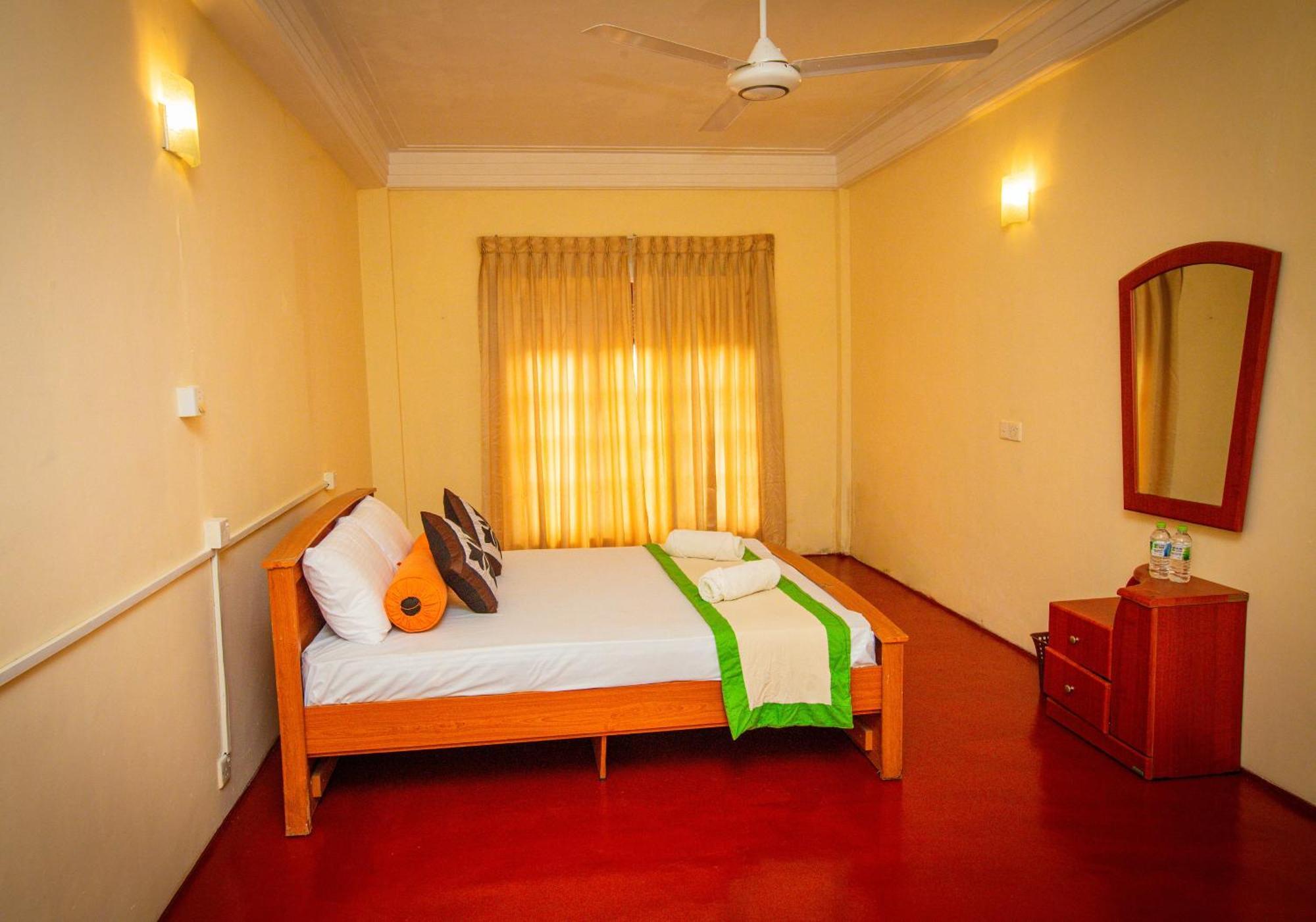 Sunbloom Inn Kandy Buitenkant foto
