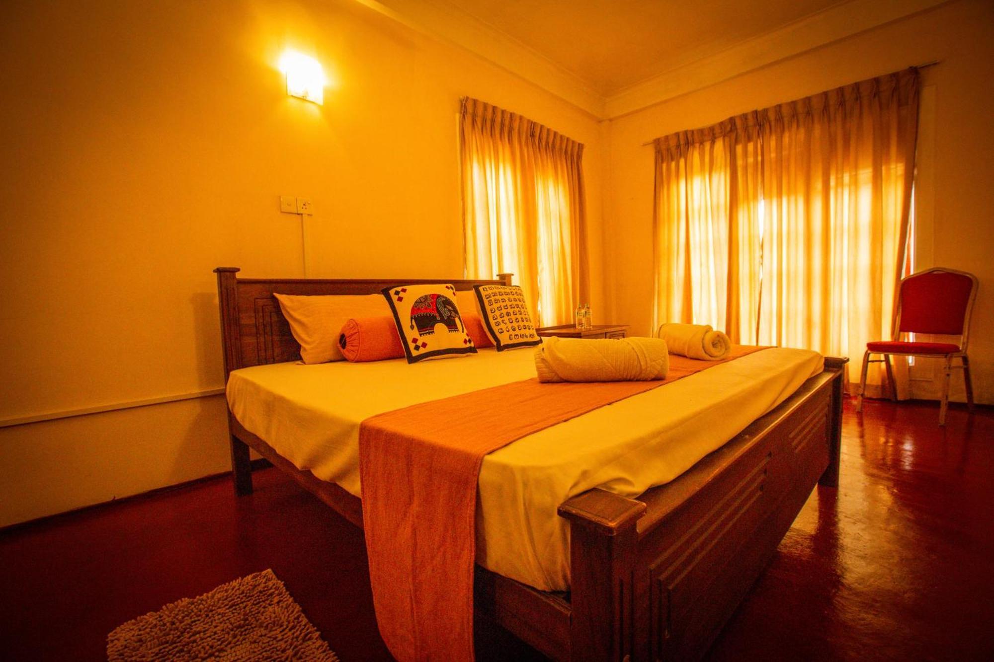 Sunbloom Inn Kandy Buitenkant foto