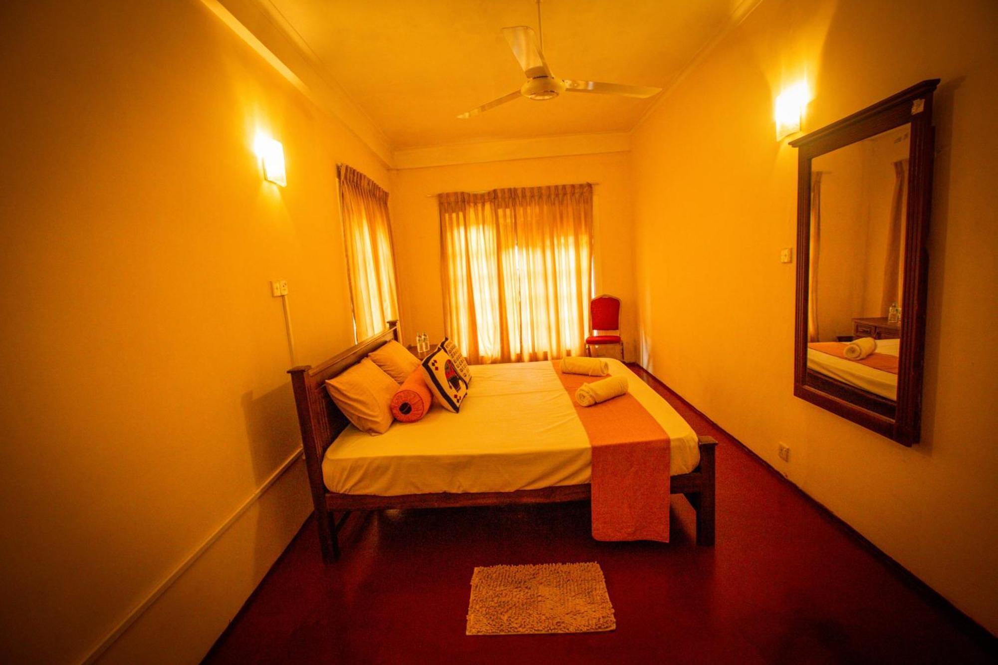 Sunbloom Inn Kandy Buitenkant foto