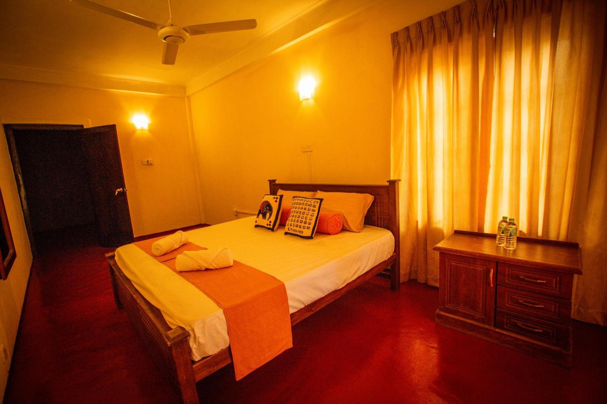 Sunbloom Inn Kandy Buitenkant foto
