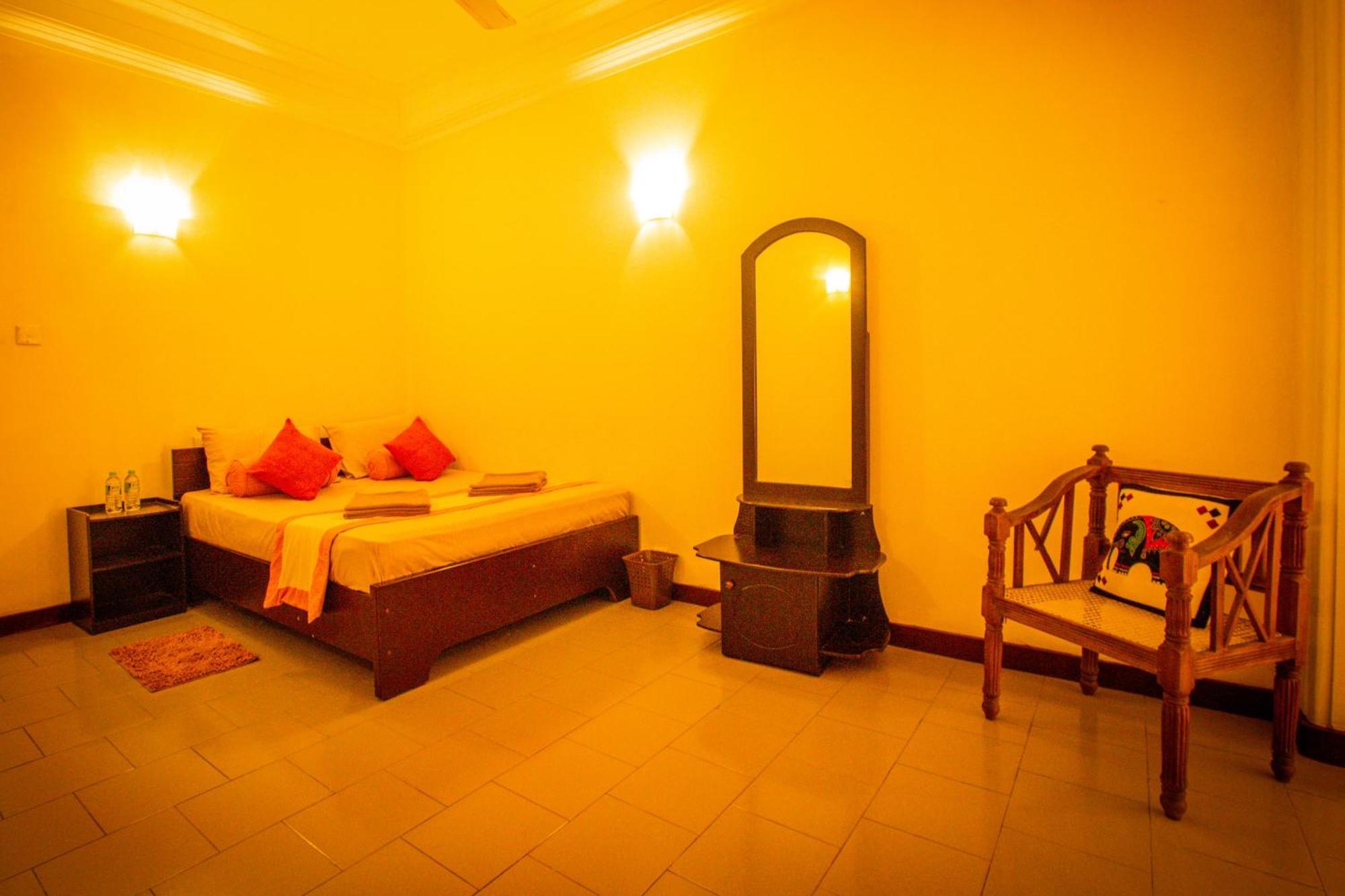 Sunbloom Inn Kandy Buitenkant foto