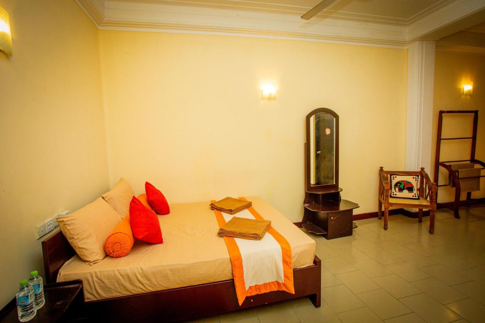 Sunbloom Inn Kandy Buitenkant foto