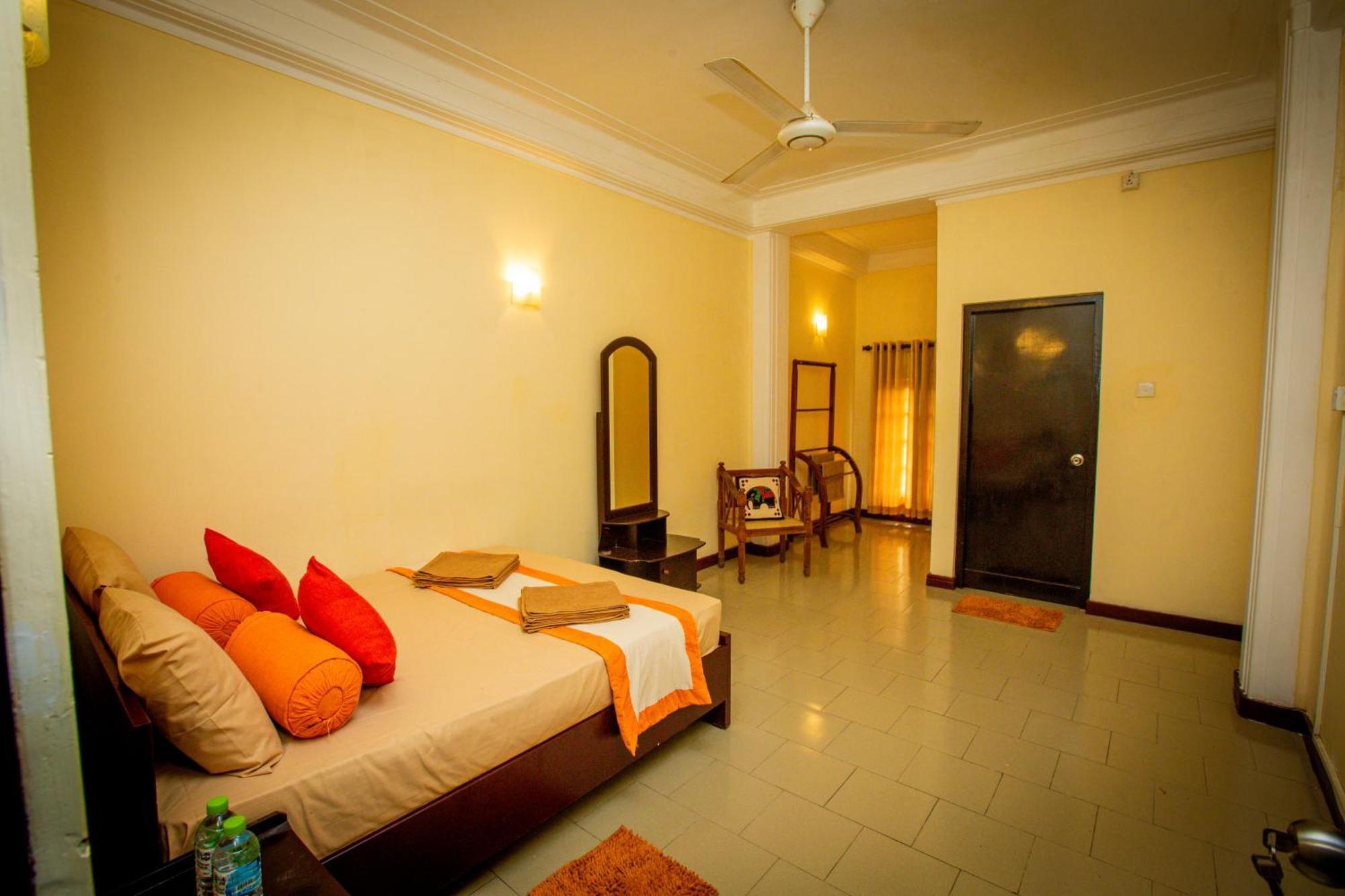 Sunbloom Inn Kandy Buitenkant foto