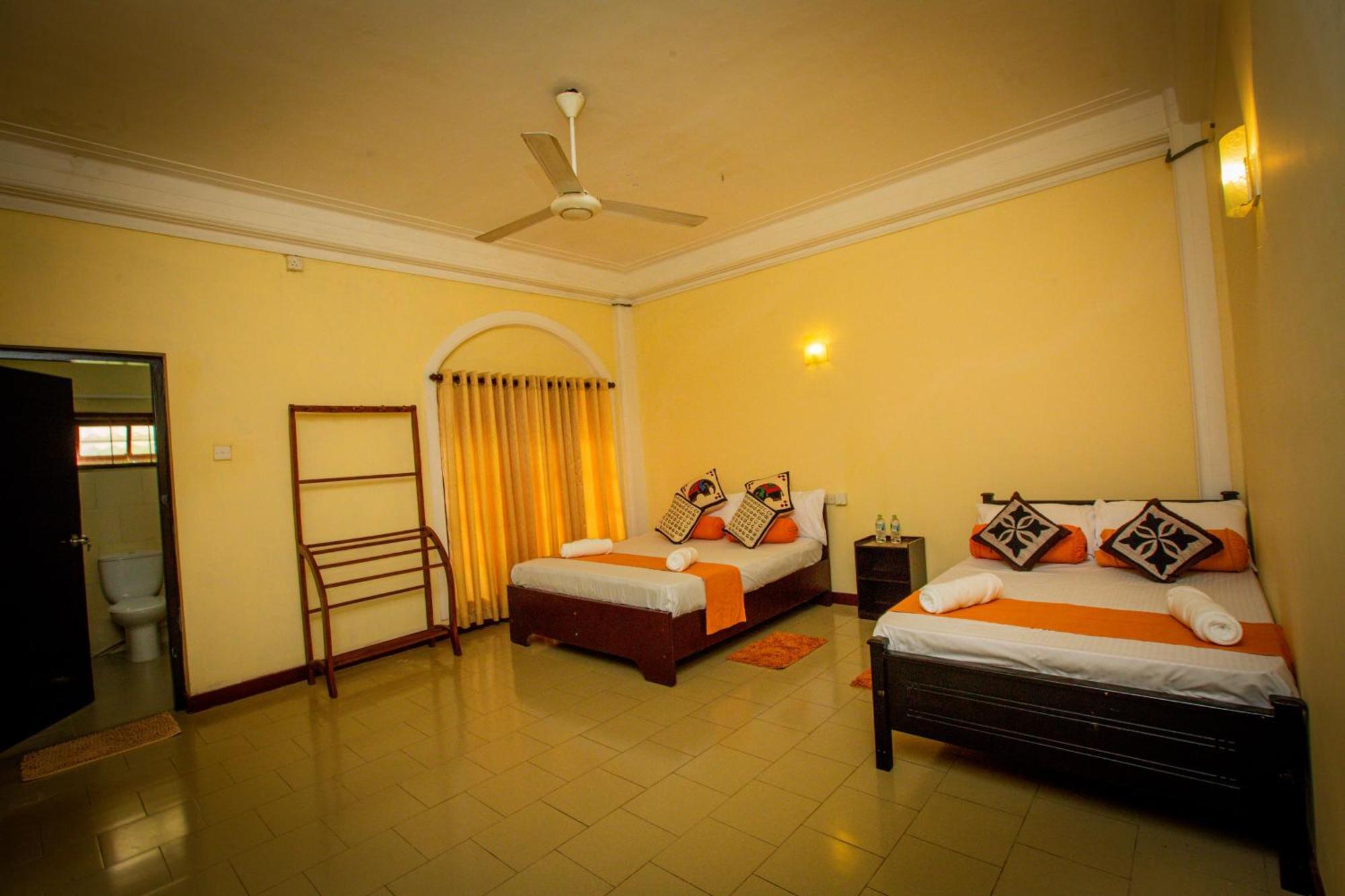 Sunbloom Inn Kandy Buitenkant foto