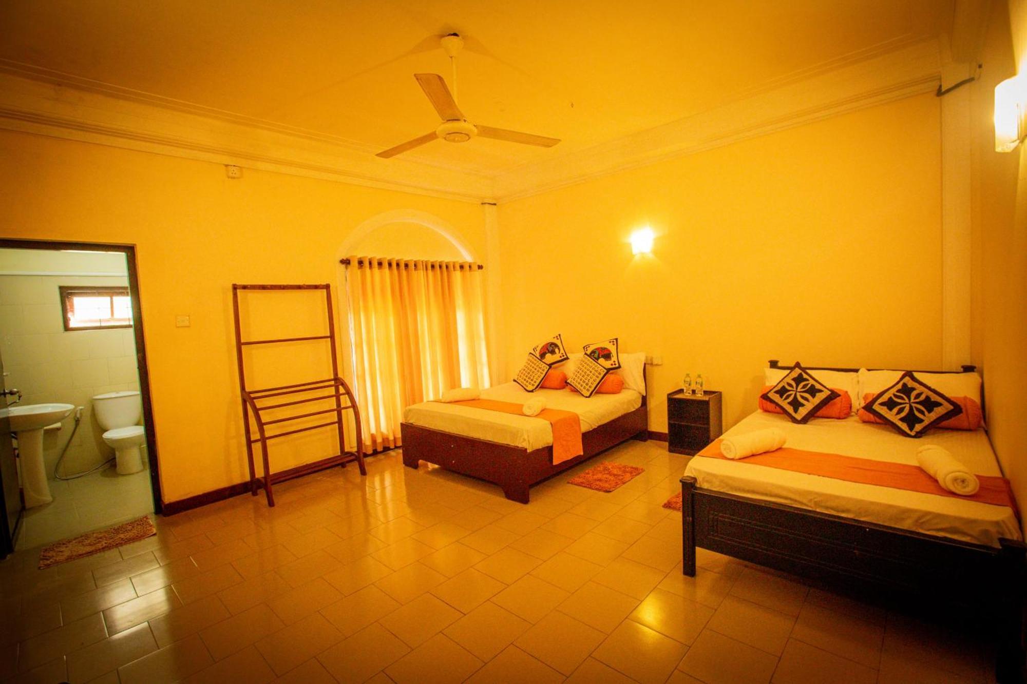 Sunbloom Inn Kandy Buitenkant foto